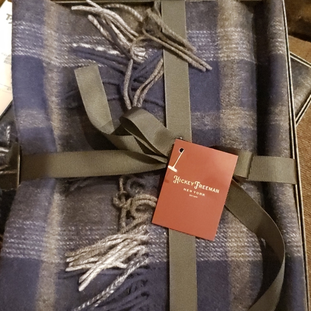 Hickey Freeman cashmere scarf
